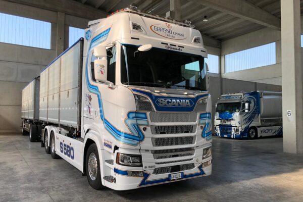 scania GA002XJ